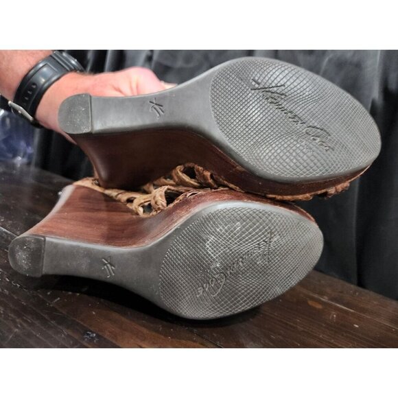 Kenneth Cole "Why Knot" Snake Embossed Leather Wedge Sandals Sz. 6M - Picture 8 of 10